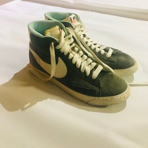Nike Women’s Blazer Mid